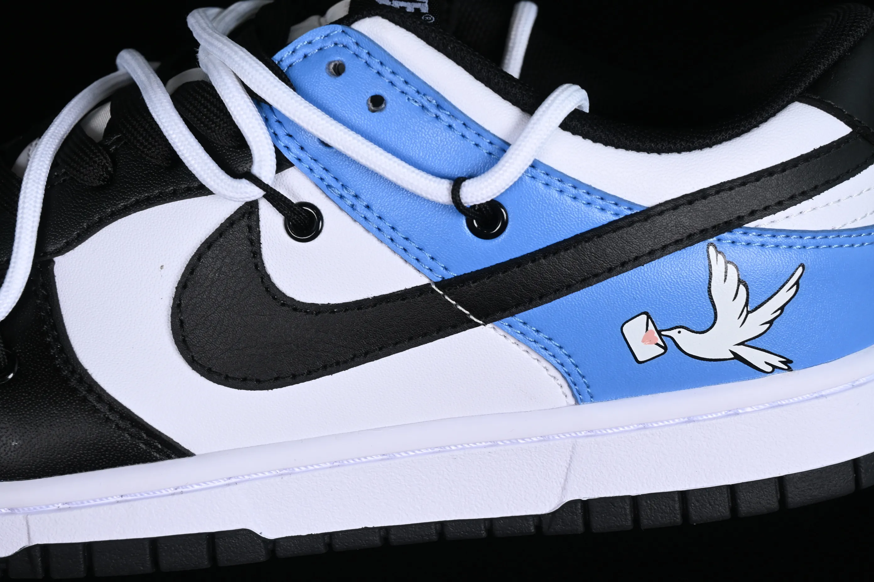 All Categories Nk SB Dunk Series Nk SB Dunk Low Low-top Sneakers Nk Dunk Low Peace Dove Customized version of deconstructed strap casual sneakers DD1391-100